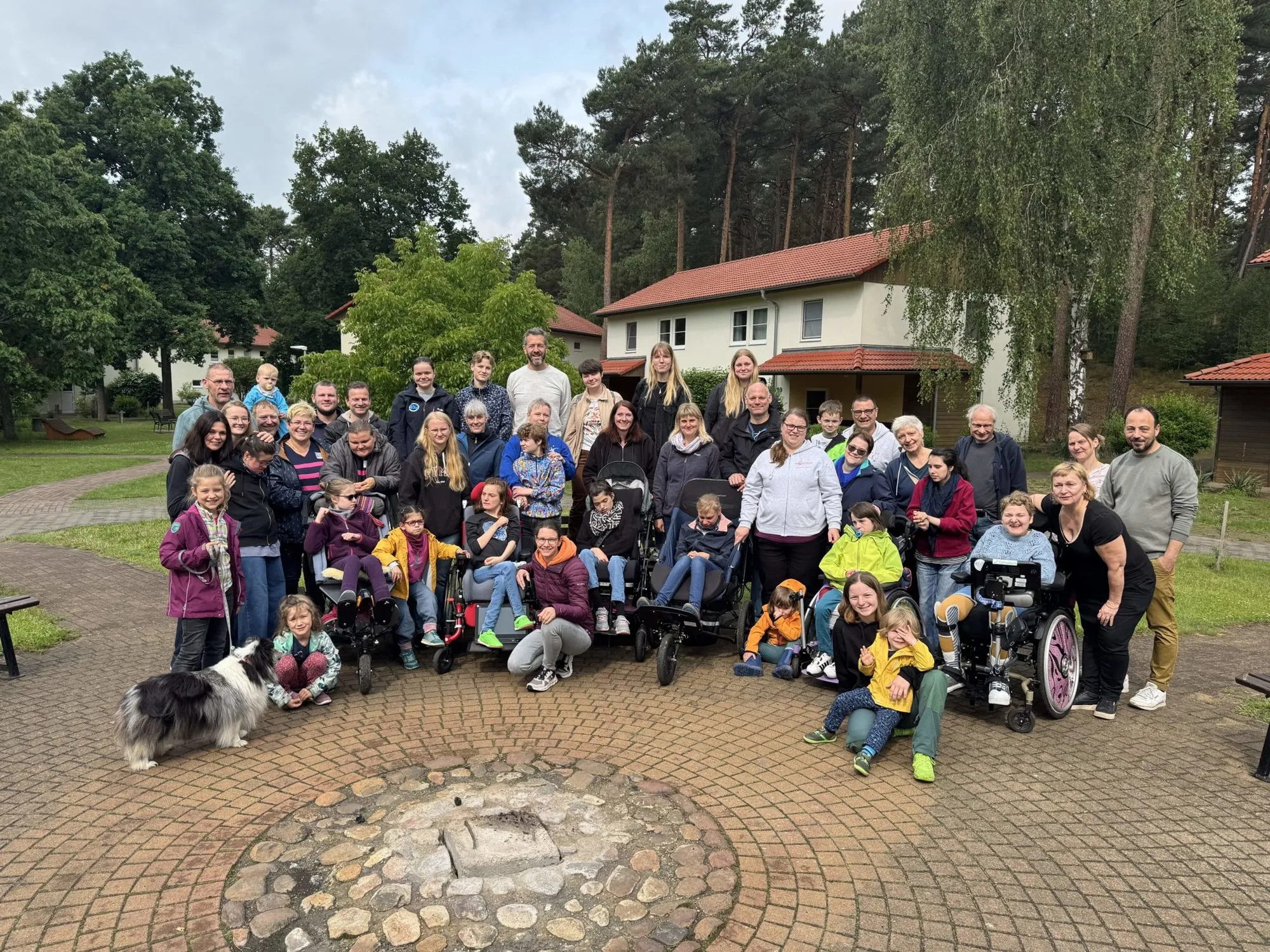 Gruppenfoto der Familien bei einem Vereinstreffen